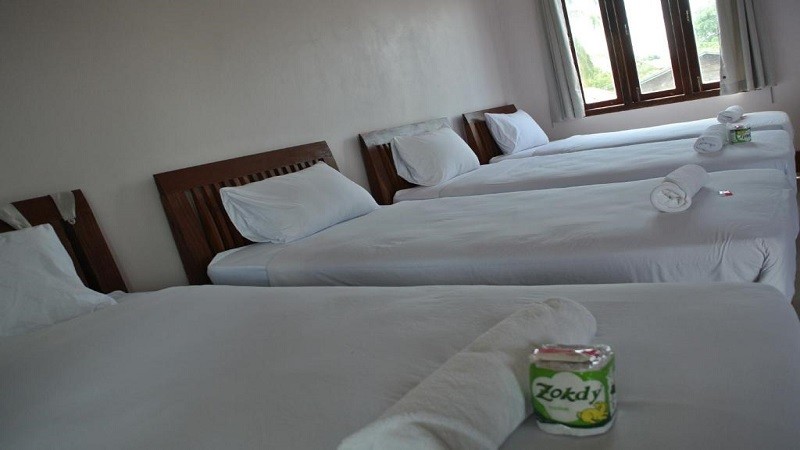 Mama Leurth Sunset Guesthouse